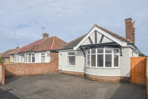 3 bedroom bungalow for sale - Bromstone Road, Broadstairs, CT10