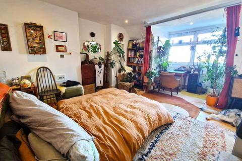 1 bedroom flat to rent, Lower Clapton Road, Hackney E5 0QA