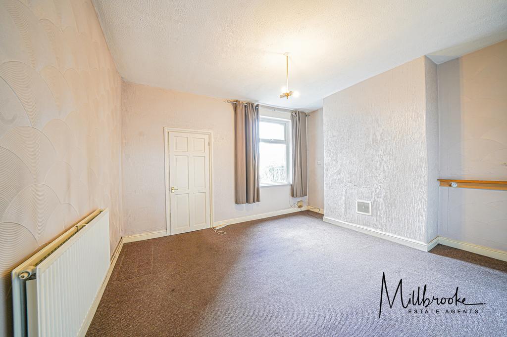 Mosley Common Road, Mosley Common... 2 bed terraced house £145,000