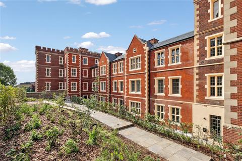 2 bedroom apartment for sale - St Georges Gardens, SW17