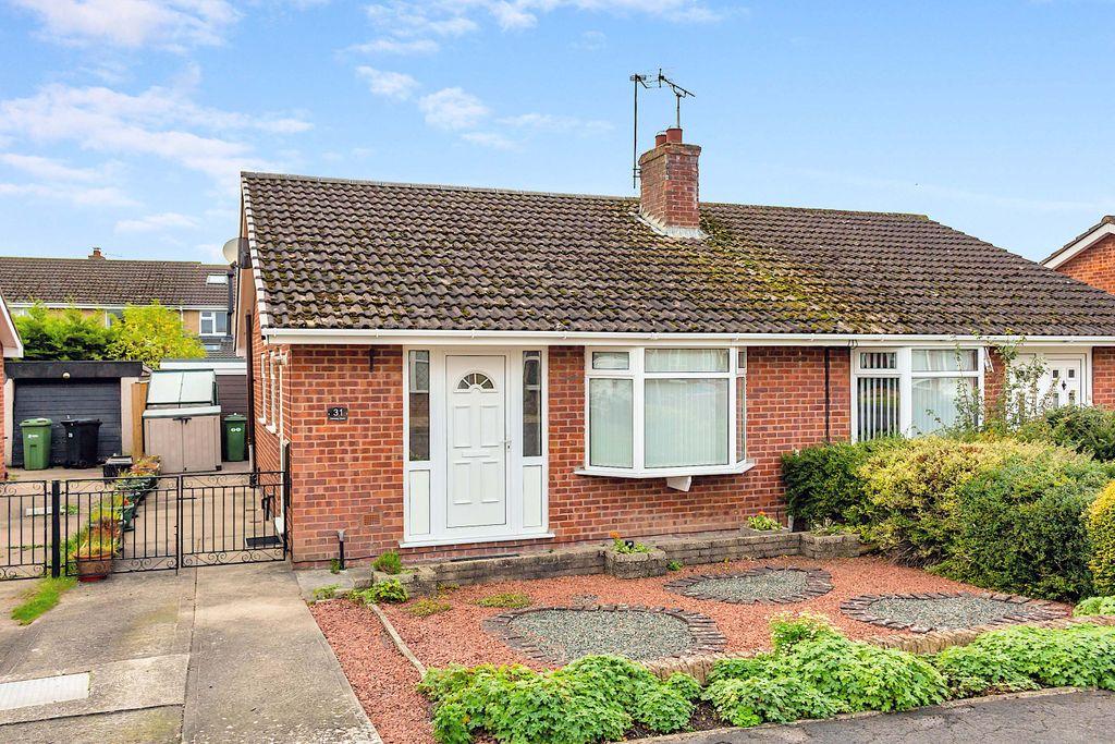 Hornsey Garth, Wigginton, York YO32 2GS 2 bed semidetached bungalow