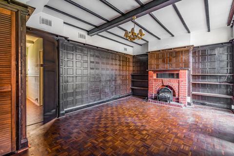 83 The Ridgeway, London, W3 8LP