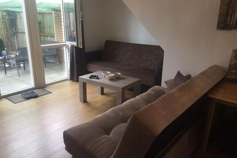 2 bedroom flat for sale, Church Road, IG11 8PF