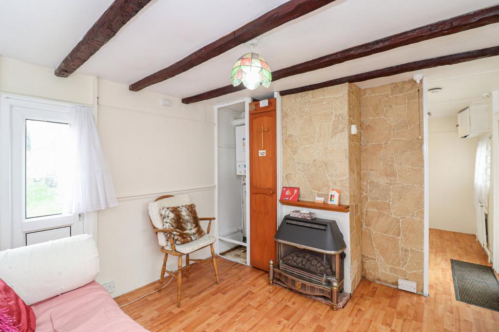 Newlands Park, Bedmond Road, Abbots Langley, Hertfordshire, WD5 1 bed