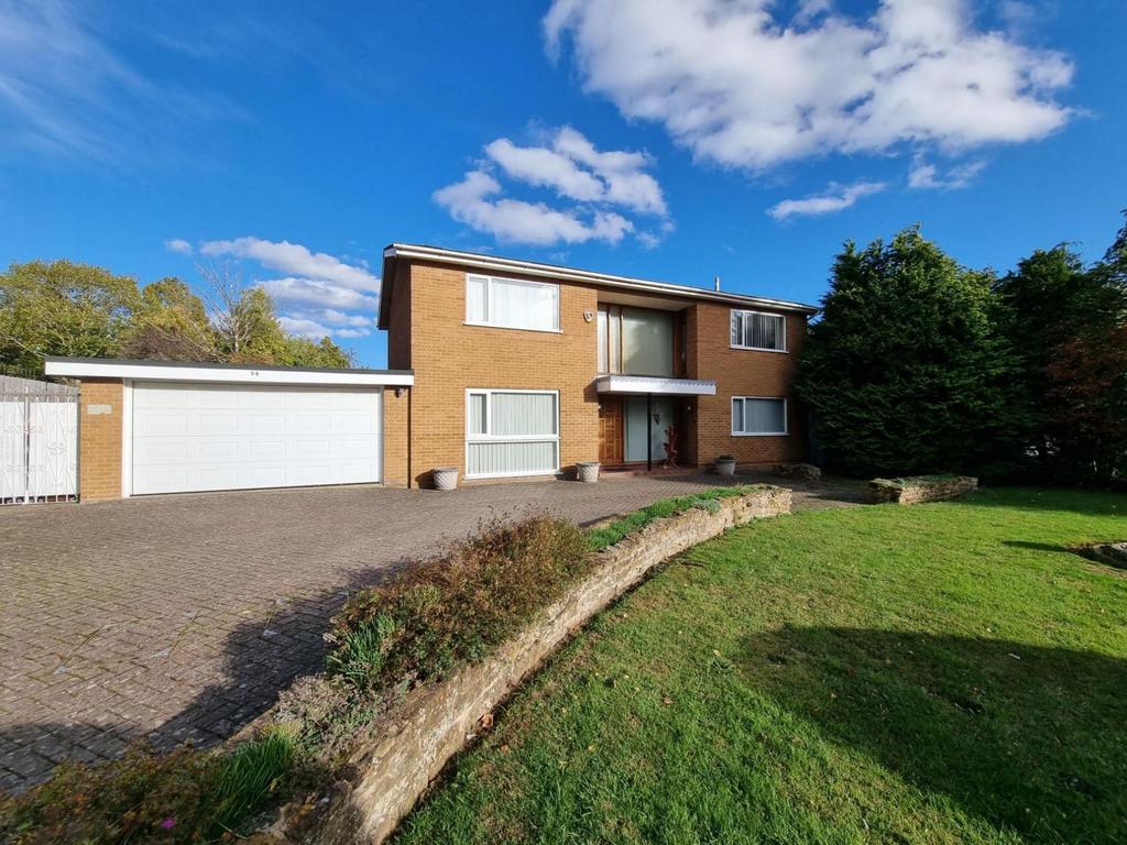 Thorburn Road, Weston Favell, Northampton NN3 3DA 4 bed detached house