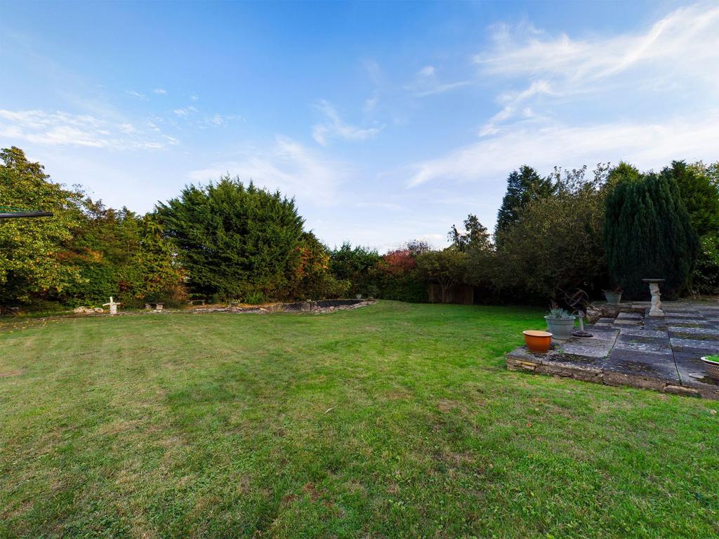 Thorburn Road, Weston Favell, Northampton NN3 3DA 4 bed detached house