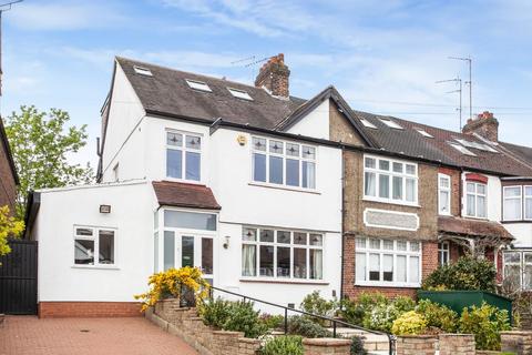 1 Torrington Gardens, London, N11 2AB
