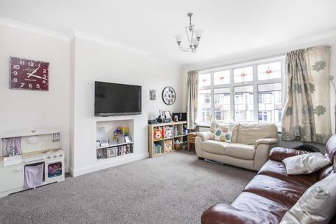 1 Torrington Gardens, London, N11 2AB