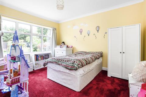 1 Torrington Gardens, London, N11 2AB
