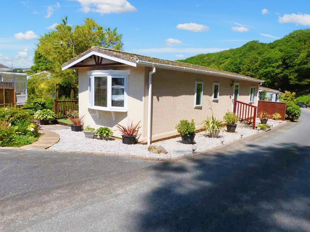 Cosawes Park Homes, Perranarworthal TR3 2 bed park home for sale £115,000
