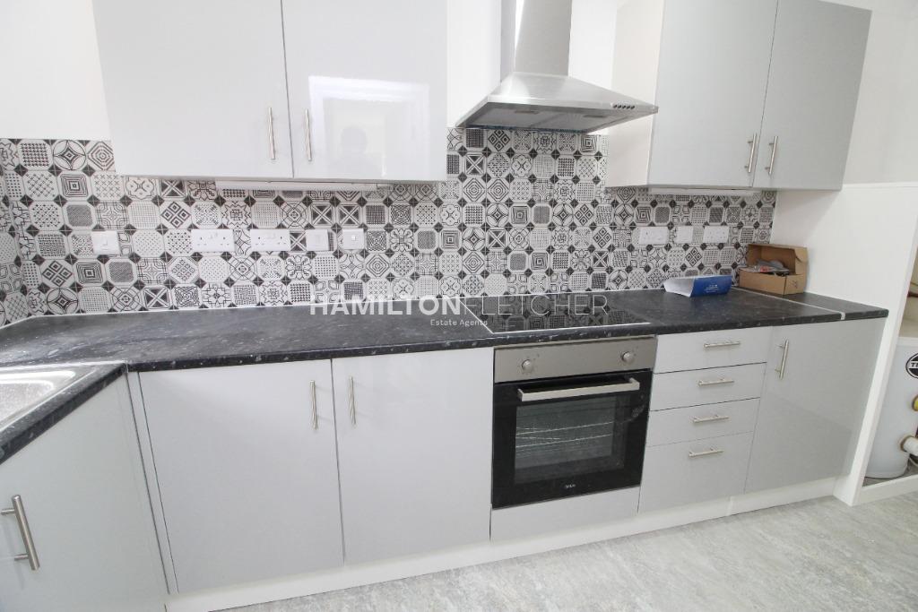 Whitby Drive, Reading, RG1 4 bed house to rent £2,200 pcm (£508 pw)