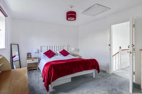 7 Lady Aylesford Avenue, Stanmore, HA7 4FG
