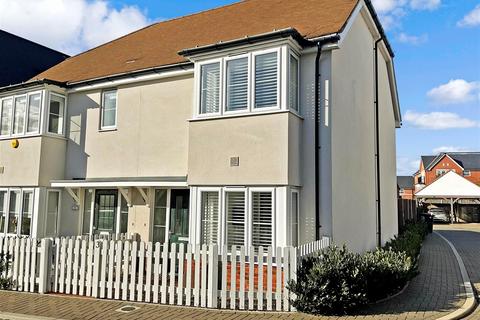 3 Heron Place, Wouldham, Rochester, ME1 3FG