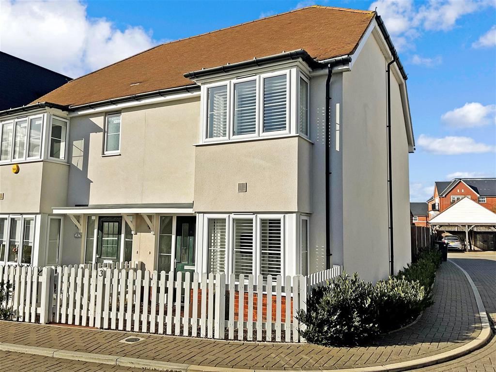 Heron Place, Wouldham, Rochester, Kent 2 bed semidetached house for