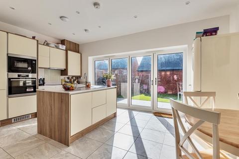 170 Camp Road, Upper Heyford, Bicester, OX25 5AG
