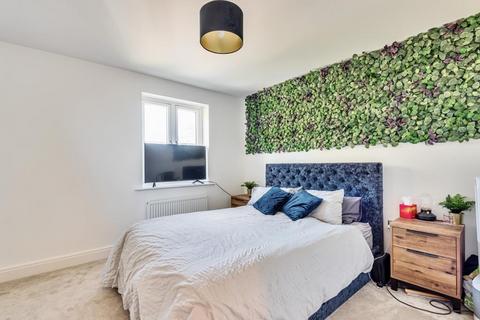 170 Camp Road, Upper Heyford, Bicester, OX25 5AG