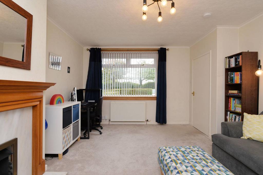 41 Drum Brae Crescent, Edinburgh, EH4 7SD 2 bed terraced house £220,000