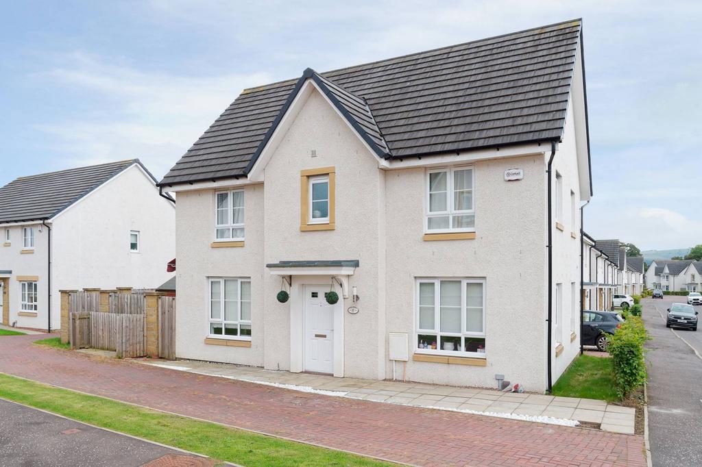 85 Merchiston Oval, Brookfield, Johnstone, PA5 8XA 4 bed detached villa