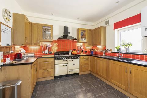 56 Duddingston View, Edinburgh, EH15 3NA