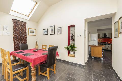 56 Duddingston View, Edinburgh, EH15 3NA