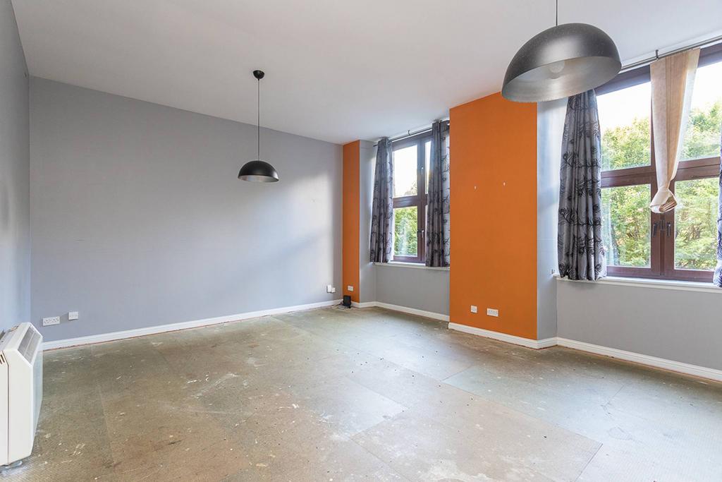 Flat 31 Braehead, Methven Walk... 3 bed flat £120,000