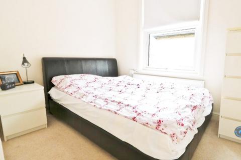 2 bedroom flat to rent, Woodville Road, Ealing, W5