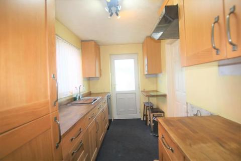 3 bedroom semi-detached house for sale - Penshaw Close, Lammack/pleckgate, Blackburn, Lancashire, BB1 8RD