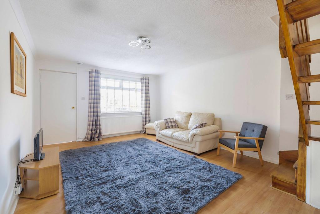 19 Langdykes Crescent, Cove Bay, Aberdeen, AB12 3HF 2 bed terraced