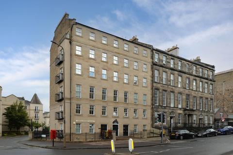 2 bedroom flat for sale - 26/7 Annandale Street, Edinburgh, EH7 4AN