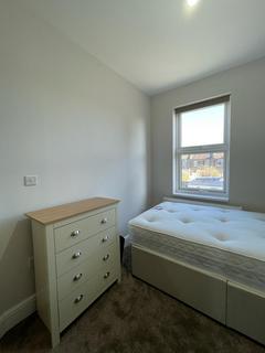 1 bedroom in a house share to rent, Room 6, Airthrie Road, Ilford IG3