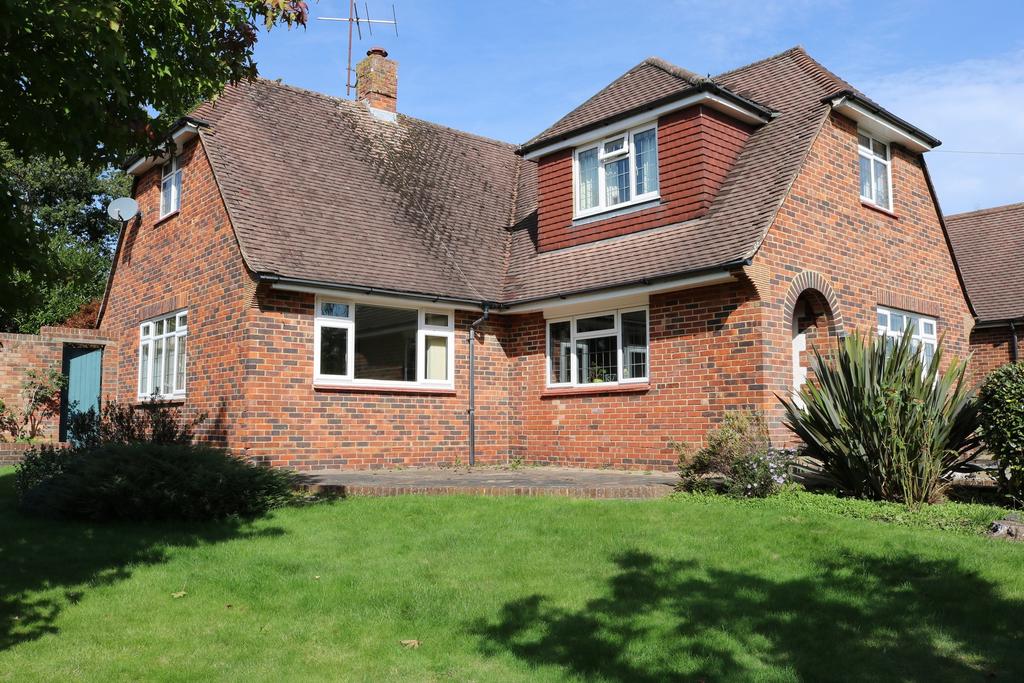 Farlington Avenue, Haywards Heath, RH16 3 bed house £625,000