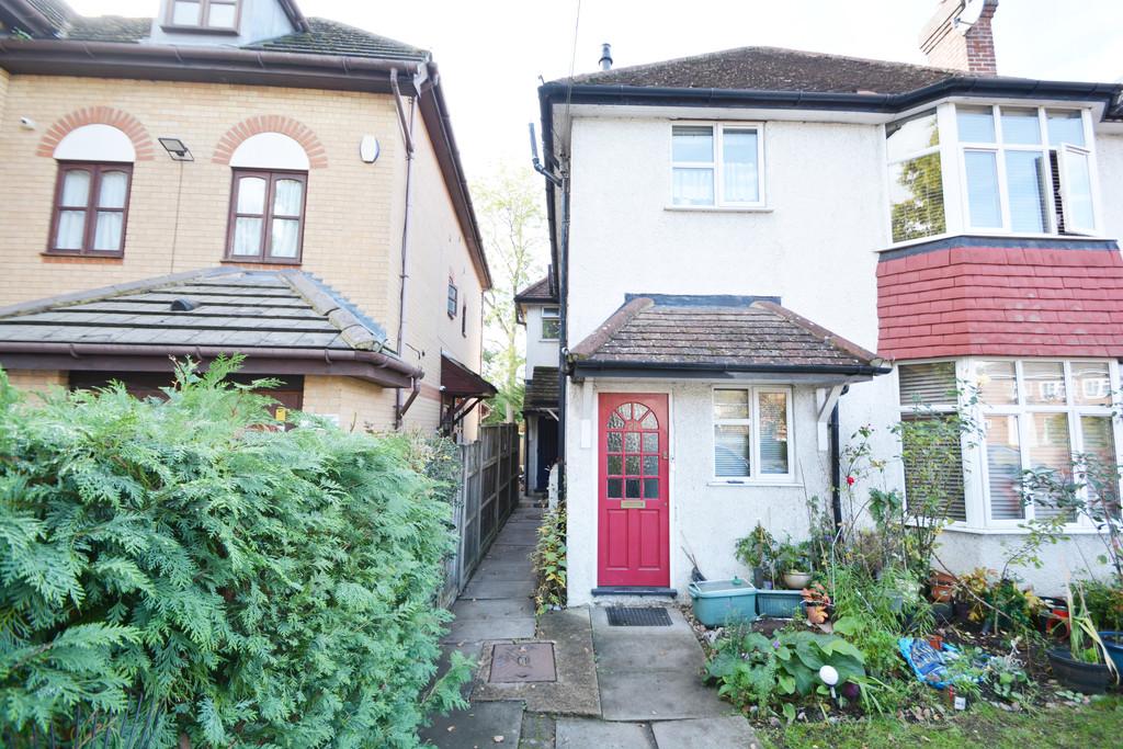 Pinner Hill Road, Pinner, HA5 3SB 1 bed ground floor £