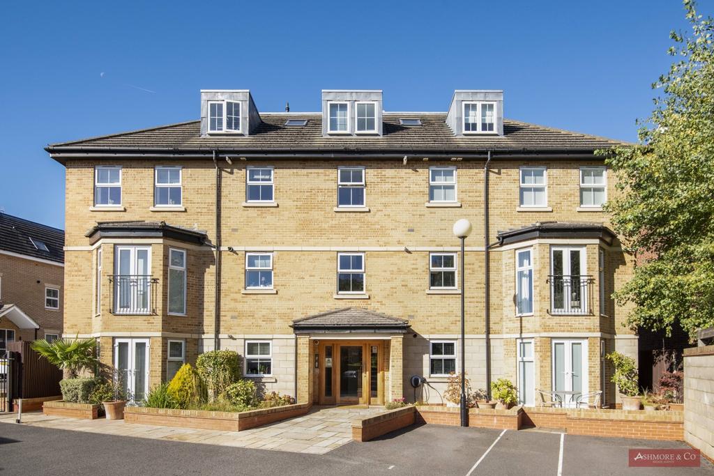 Grasmere Court, Holders Hill Gardens... 3 bed flat £749,950