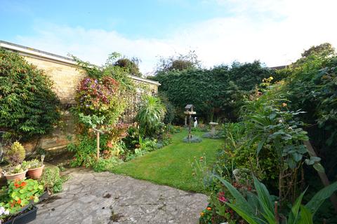 107 Highcroft Crescent, Bognor Regis, PO22 8DT