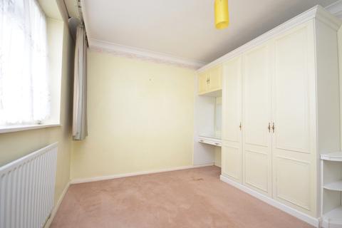 107 Highcroft Crescent, Bognor Regis, PO22 8DT