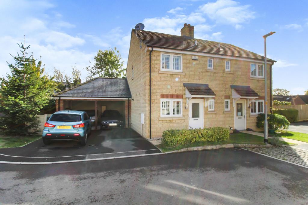 Carpenters, Cricklade 3 bed semidetached house £315,000