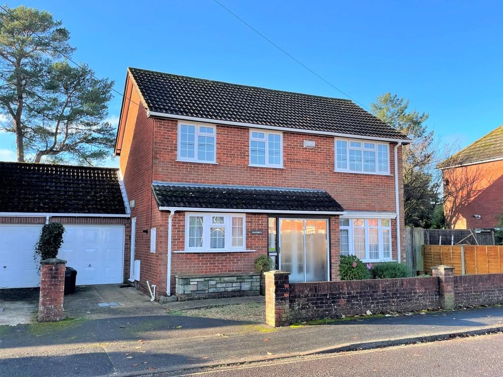 Whinfield Road, Dibden Purlieu 3 bed detached house for sale £450,000