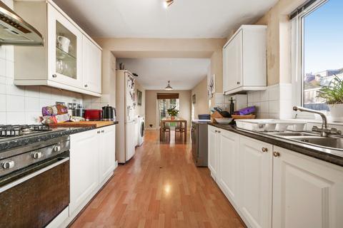 34 Wellesley Road, London, E11 2HF