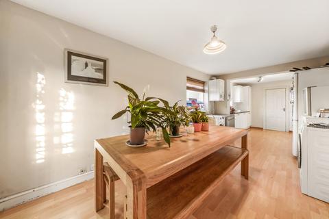 34 Wellesley Road, London, E11 2HF