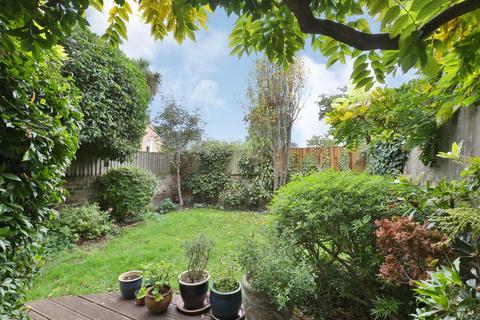 26 Tyssen Road, London, N16 7LX