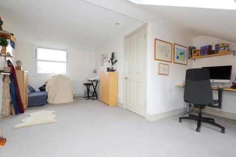 26 Tyssen Road, London, N16 7LX