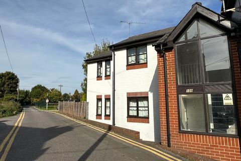 1 bedroom apartment to rent, Badshot Lea Road, Farnham GU9