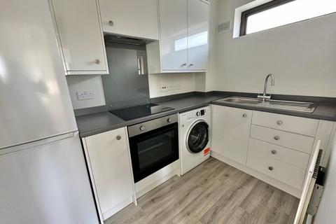 1 bedroom apartment to rent, Badshot Lea Road, Farnham GU9