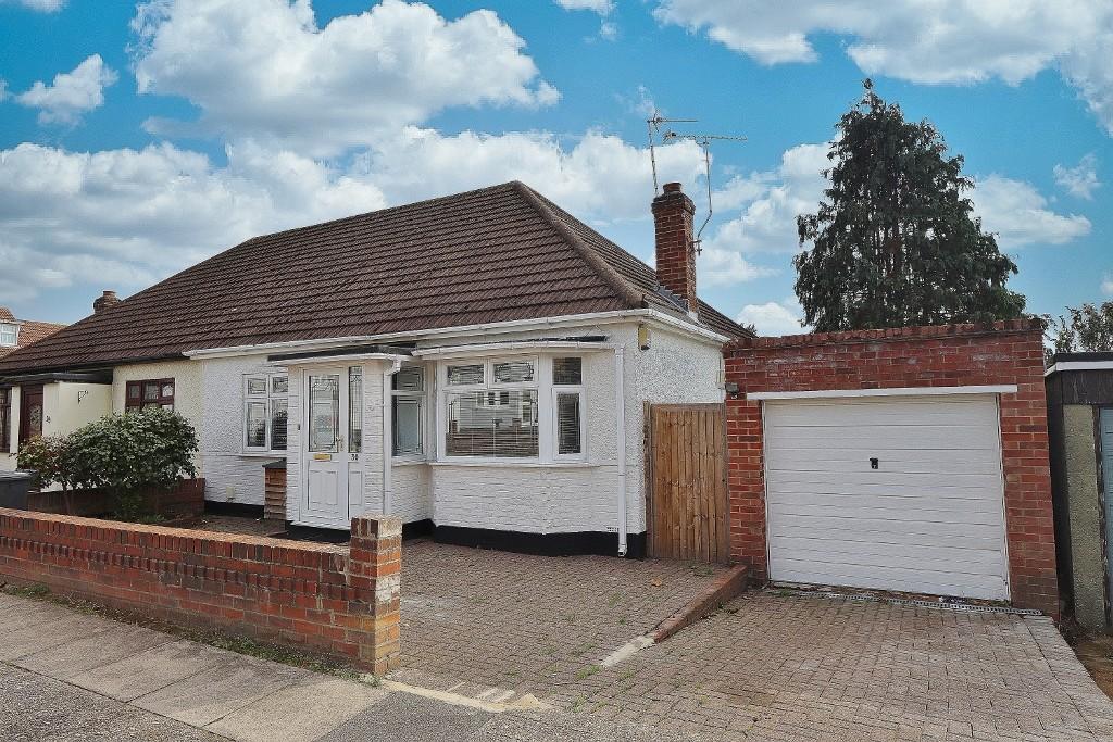 Merlin Gardens, Collier Row, Romford 2 bed semidetached bungalow £