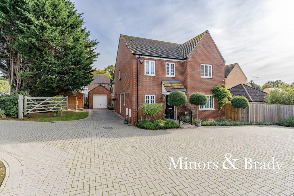 Strumpshaw Road, Brundall 4 bed detached house for sale £575,000