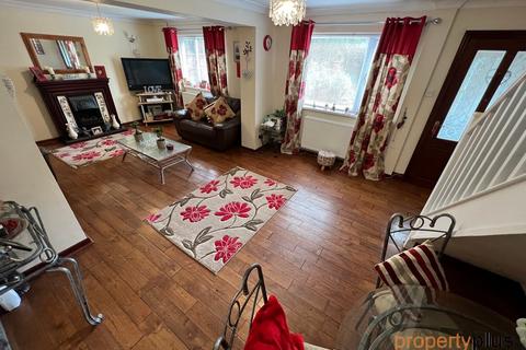 4 bedroom semi-detached house for sale, Ynys Hir Coed-y-Cwm - Pontypridd