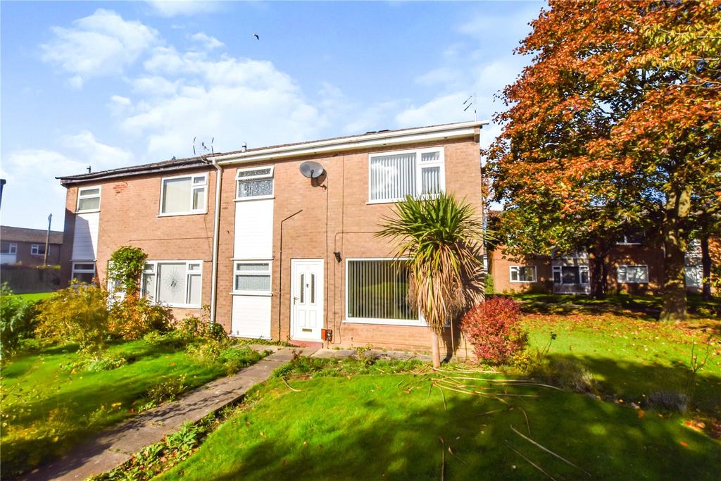 Buxton Crescent, Sale, M33 3 bed semidetached house £250,000