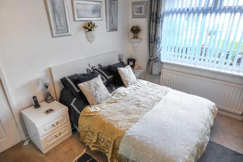 16 Middlebrook Drive, Bradford, BD8 0EU