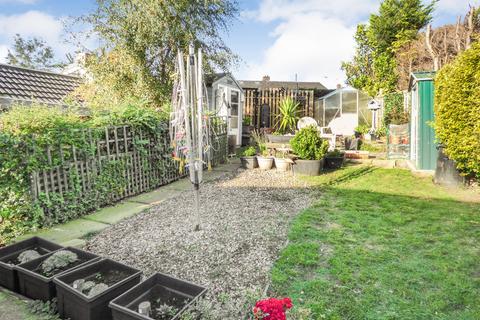 16 Middlebrook Drive, Bradford, BD8 0EU