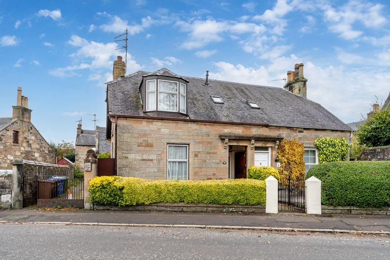 40 Midton Road, Ayr KA7 2SG 3 bed semi-detached villa - £210,000